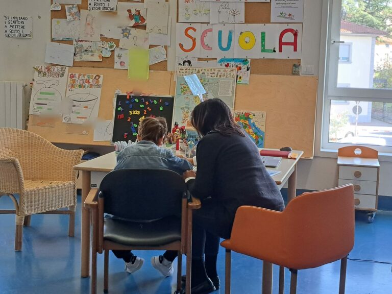 A scuola in ospedale: otto anni di didattica e sostegno per i piccoli pazienti