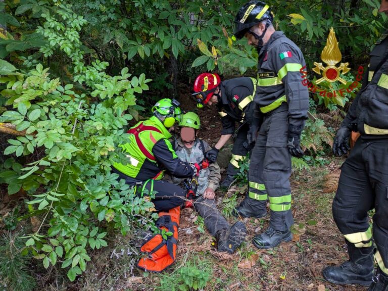 Anziano cade nel bosco a Castel San Niccolò: soccorso con l’elicottero Drago e trasportato in ospedale