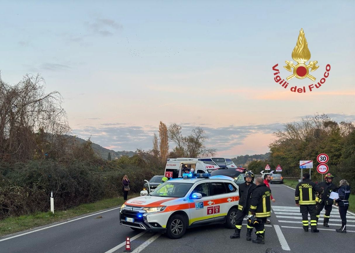 Grave incidente sul raccordo Grosseto-Fano auto si ribalta, soccorritore investito e ucciso da un'altra vettura