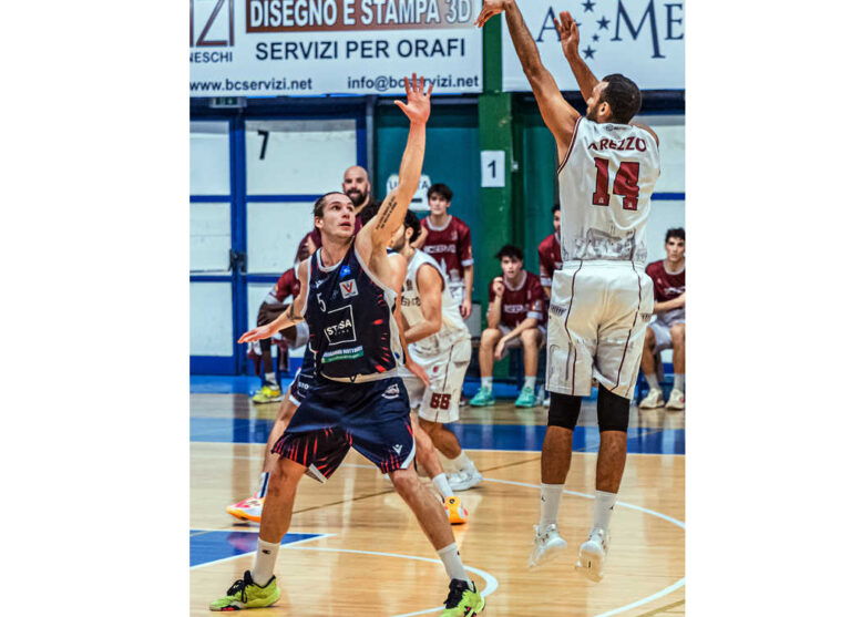 Quarta vittoria consecutiva per la BC Servizi Arezzo: 68-65 contro il Basket Cecina