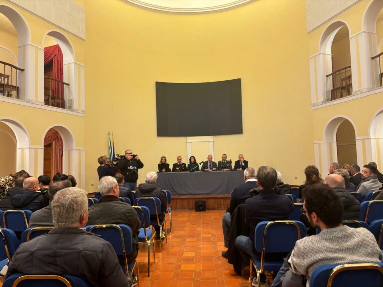 Sicurezza nel settore orafo: Il Prefetto Di Nuzzo incontra le aziende per rafforzare le misure di protezione