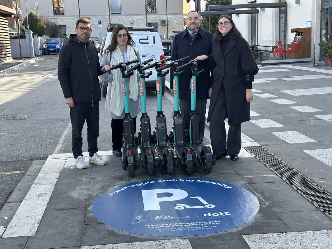 Nuove aree di sosta per monopattini