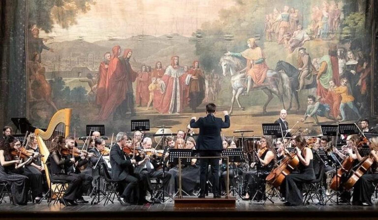 Capodanno al Teatro Petrarca di Arezzo: musica tra classica, jazz e cinema per sostenere il Calcit