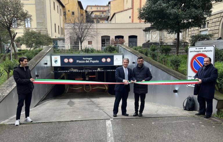 Arezzo, rinnovato il parcheggio di Piazza del Popolo: più funzionale, sicuro e tecnologico