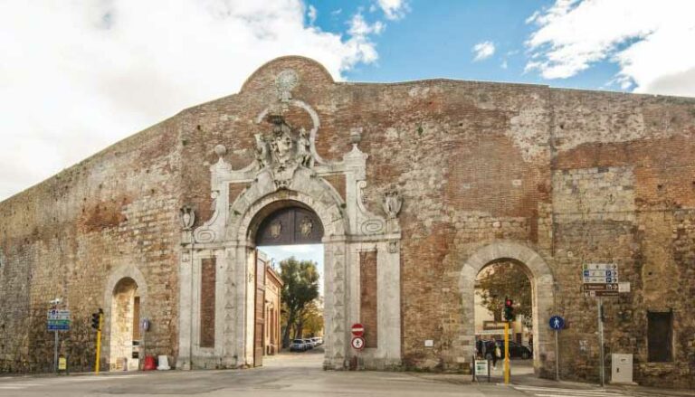 Siena: dal Monte dei Paschi alla bachicultura