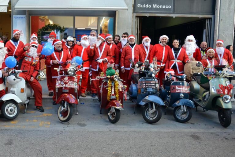 “Babbo Natale in Vespa” tra Luna Park e centro storico: un weekend di solidarietà e allegria