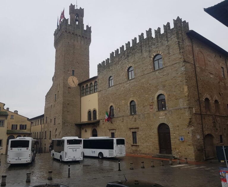 Arezzo si rinnova: nuovi bus urbani tra sostenibilità e sicurezza