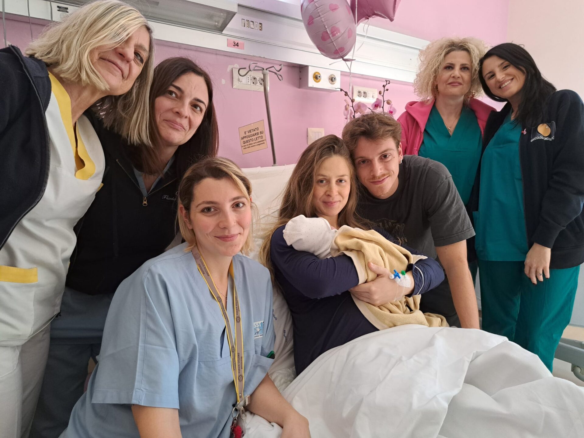 La prima bambina nata in provincia di Arezzo con i genitori Angelica Natali e Marco Bennati, di Arezzo