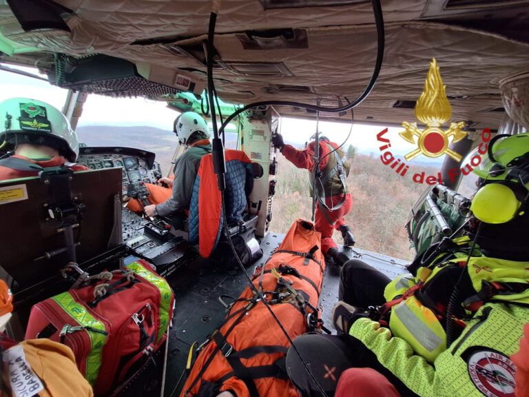 Soccorso in zona impervia a Subbiano: intervento dei Vigili del Fuoco e dell’elicottero Drago