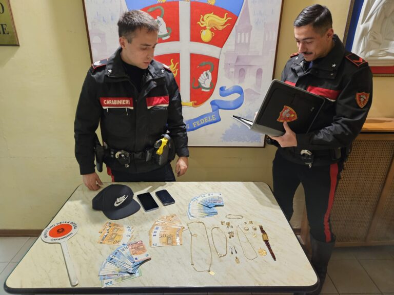 Sventata truffa del finto carabiniere: recuperati oro e contanti per 15.000 euro