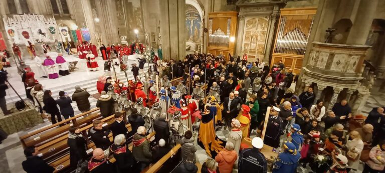 Ceri, candele e cerimoniali: Arezzo si illumina (e non solo di spirito)