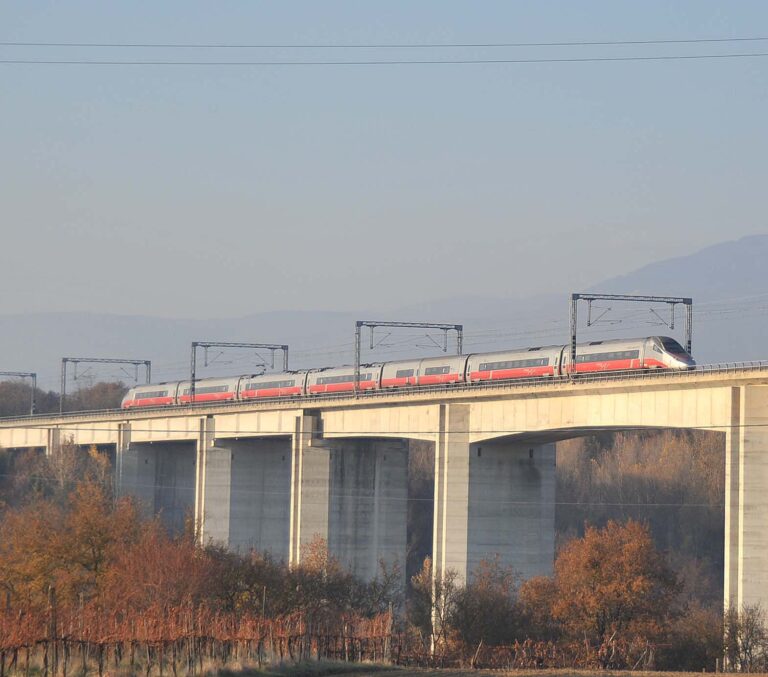 Treni sotto attacco: nuovo tentativo di sabotaggio in Valdarno, indaga la Digos