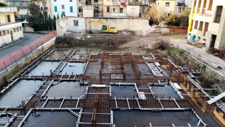 Via Filzi: dalla caserma al parco acquatico per zanzare