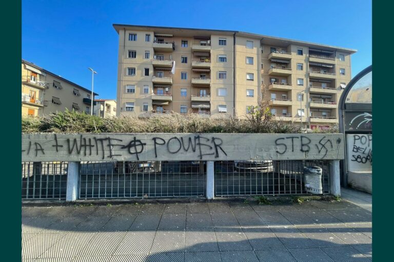 Svastica e scritte suprematiste al parcheggio Dalla Chiesa: sdegno del Comune e denuncia ai Carabinieri