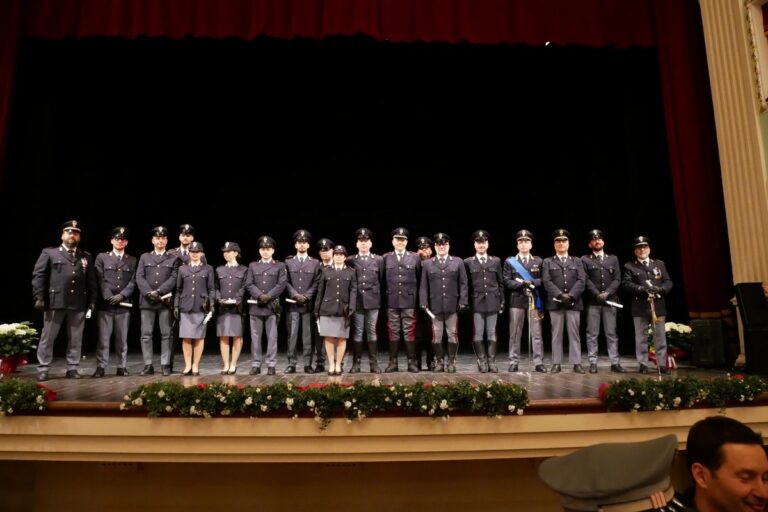 Onorificenze alla Polizia di Stato di Arezzo: coraggio, professionalità e spirito di servizio (Foto)