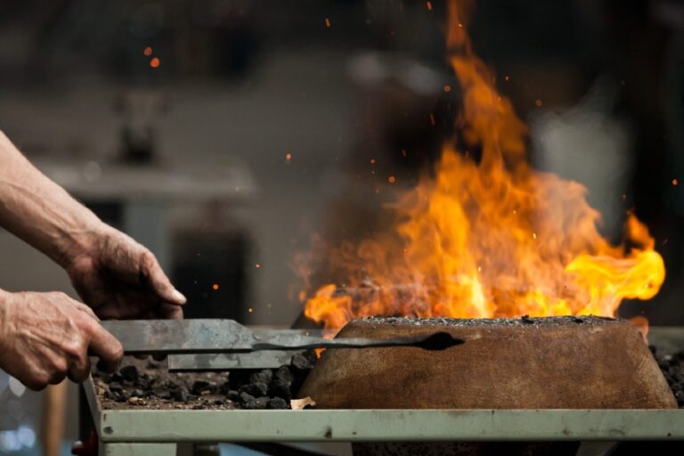 Stia celebra la tradizione del ferro con “Iron Notes”: un incontro internazionale tra arte e artigianato