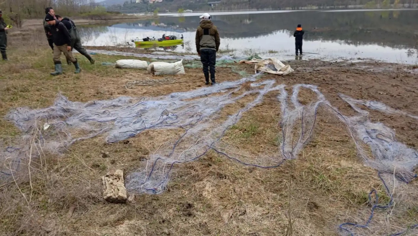 Bracconaggio, Montedoglio, pesca illegale