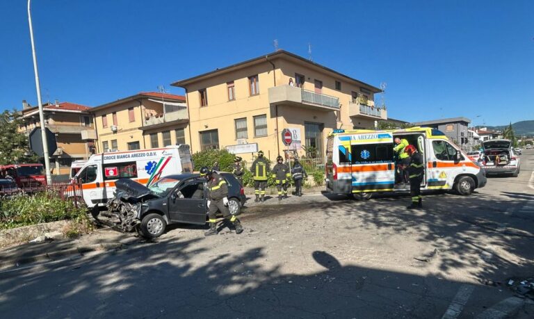 Grave incidente ad Arezzo: scontro tra furgone portavalori e auto all’incrocio del Gavardello