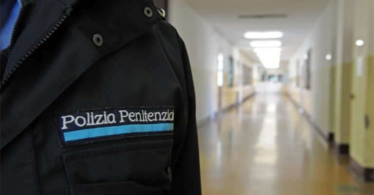 Casa Circondariale di Arezzo: la Polizia Penitenziaria sventa un nuovo tentativo di introduzione illecita di cellulari