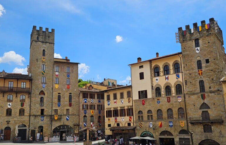Cavallo rampante? No, disarcionato! – In Piazza i nostri destrieri guardano dalla parte sbagliata
