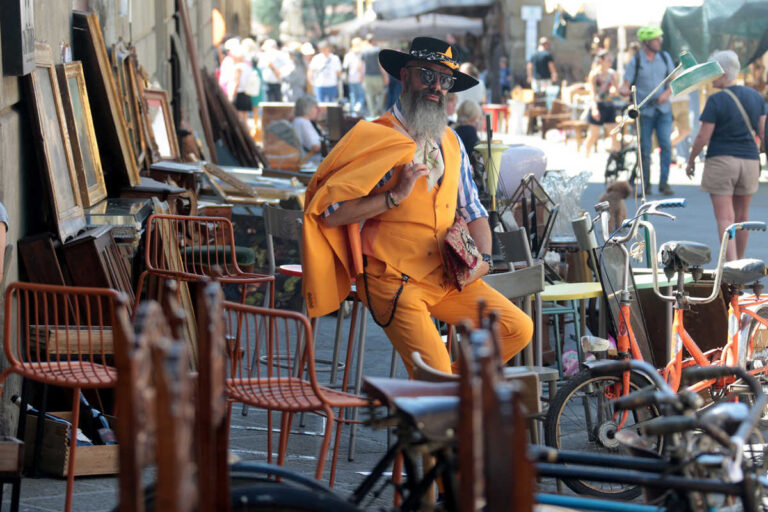 Scatti d’altri tempi: la Fiera Antiquaria e i Dandy’s Day ad Arezzo