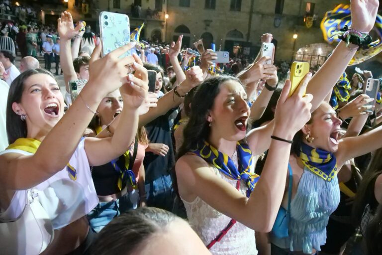Giostra del Saracino 2025: Arezzo in delirio!