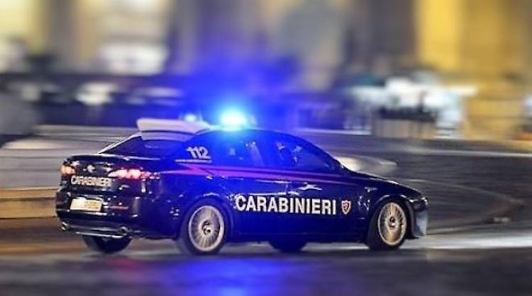 Furto nella notte alla Cicli Pasquini: sfondano la vetrina con un’auto e rubano 13 biciclette
