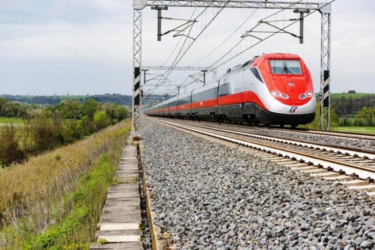 Disagi sui treni tra Toscana e Umbria: 31 sindaci chiedono un tavolo urgente al Ministero