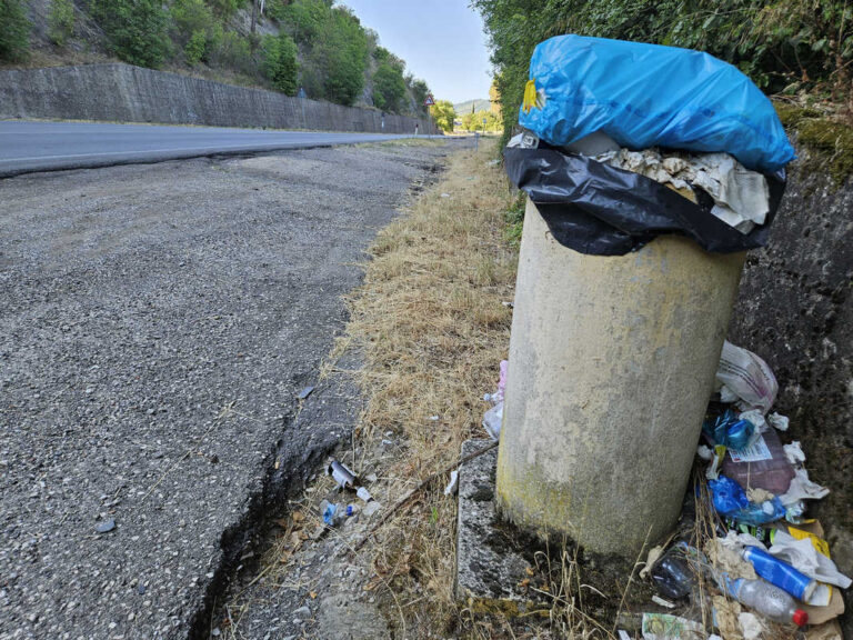 “Garbage Bike Tour” sulla E73: dalla bici allo schifo è un attimo