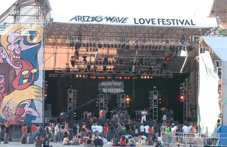 Cosa pensano i giovani musicisti italiani di Arezzo? La fotografia di Arezzo Wave 2025