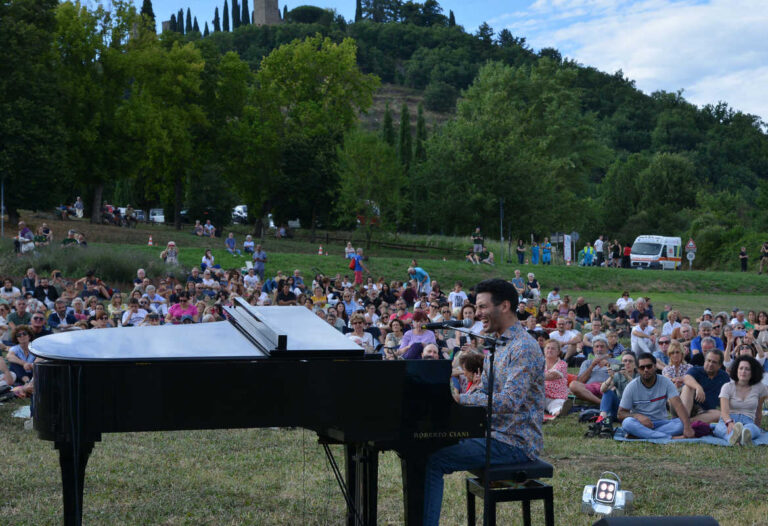 Restare Umani: immagini di parole, musica e speranza al tramonto di Romena