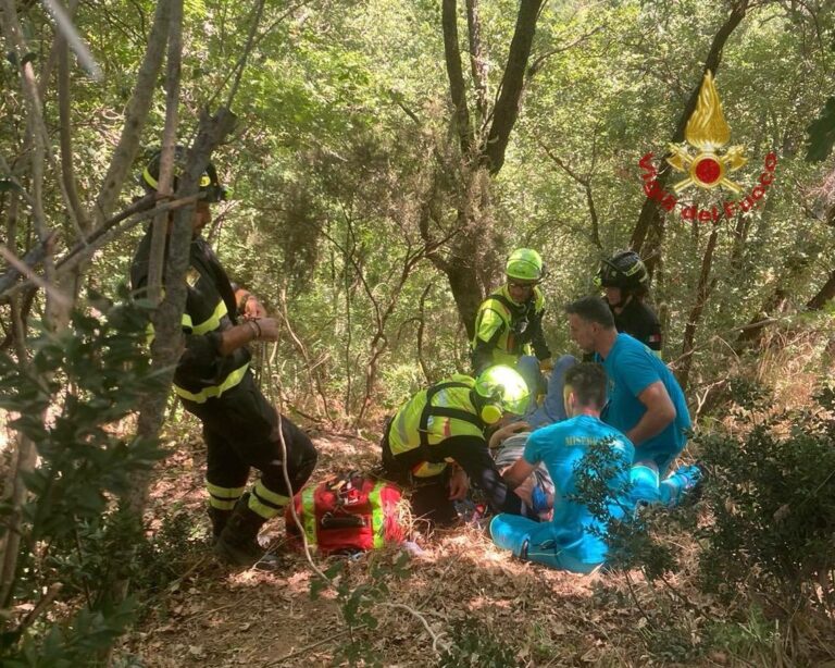 Anziano disperso ritrovato dai Vigili del Fuoco in zona impervia a Loro Ciuffenna