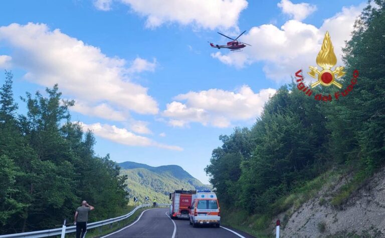 Badia Tedalda, donna scompare dopo la notte nei boschi: ritrovata sana e salva dai Vigili del Fuoco