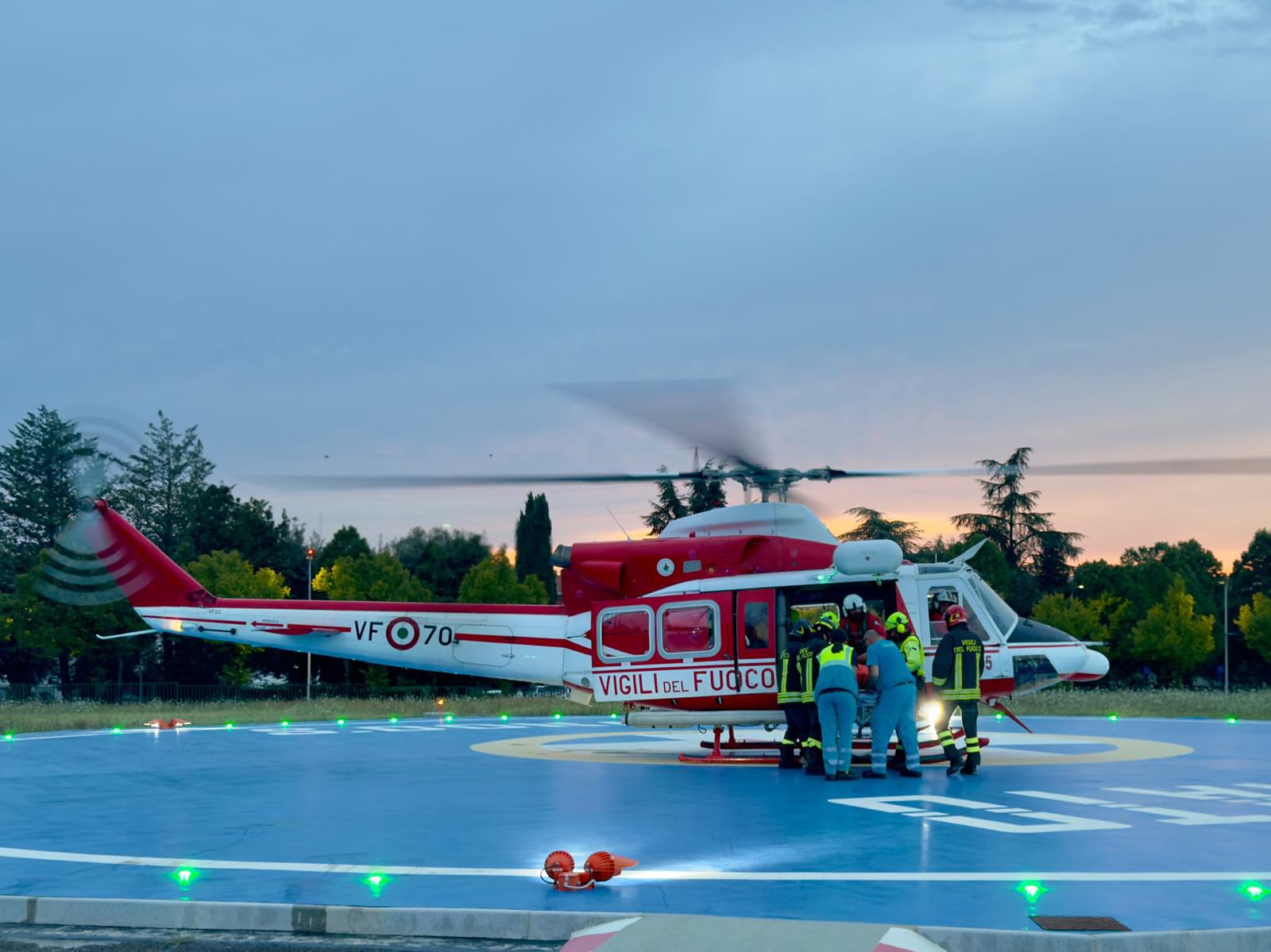 vigili del fuoco elicottero drago