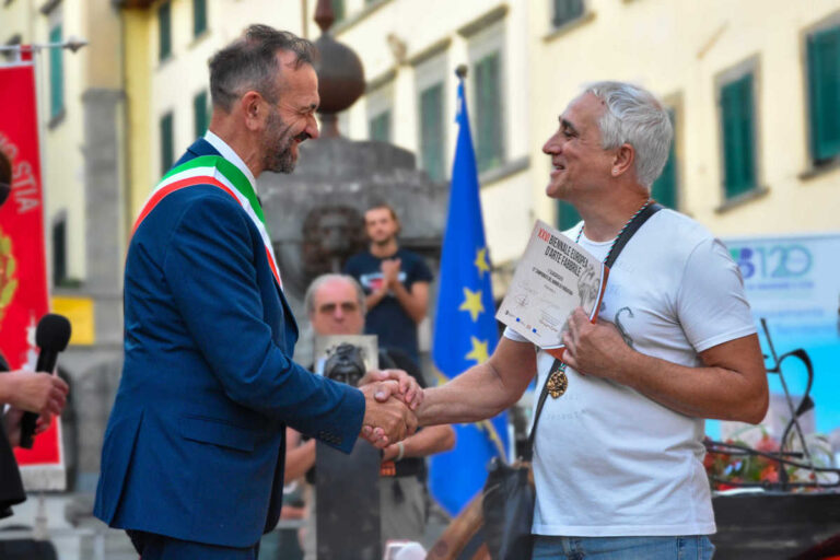 Biennale di Stia: Giampaolo Maniero campione del mondo di forgiatura. Italia e Repubblica Ceca dominano i premi
