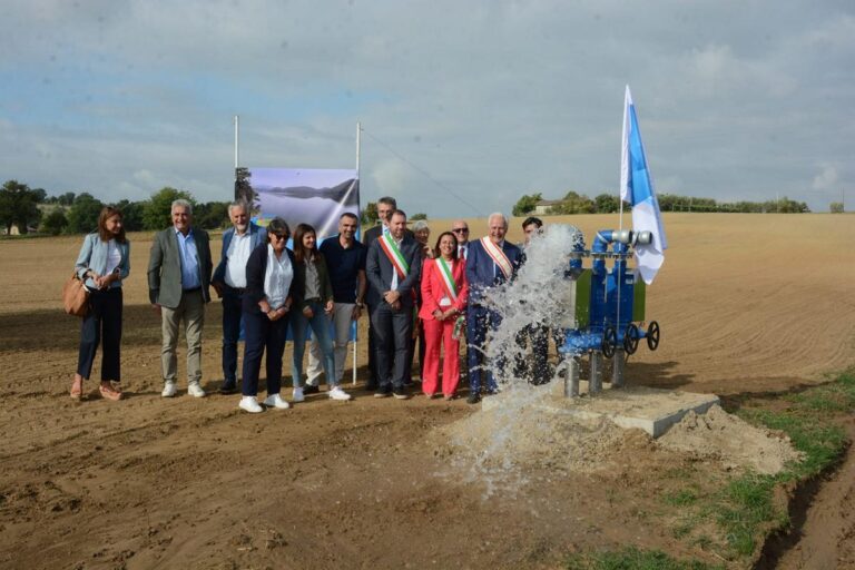 Foiano della Chiana: l’acqua di Montedoglio torna nei campi. Inaugurato il primo tratto del Distretto irriguo 23