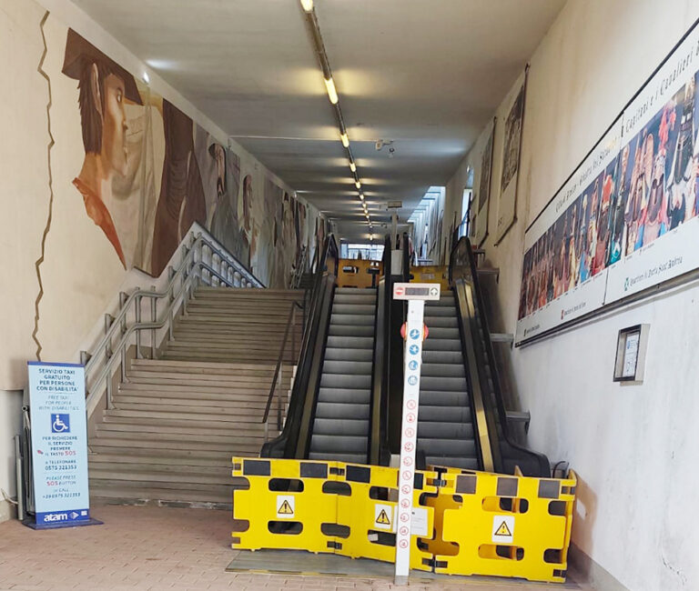 Arezzo città d’arte chiusa per ferie: Fortezza blindata, scale mobili ferme e turisti in apnea