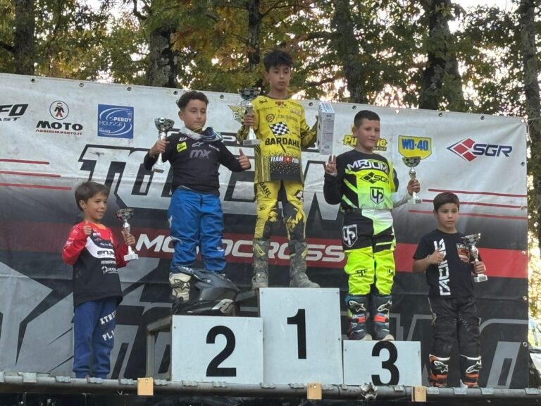 Associazione Motociclistica Aretina protagonista a Chiusdino: trionfi e podi nella penultima tappa del Campionato Toscano Motocross