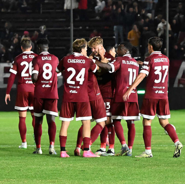 Cuore, grinta e sacrificio: la vittoria dell’Arezzo in 20 scatti