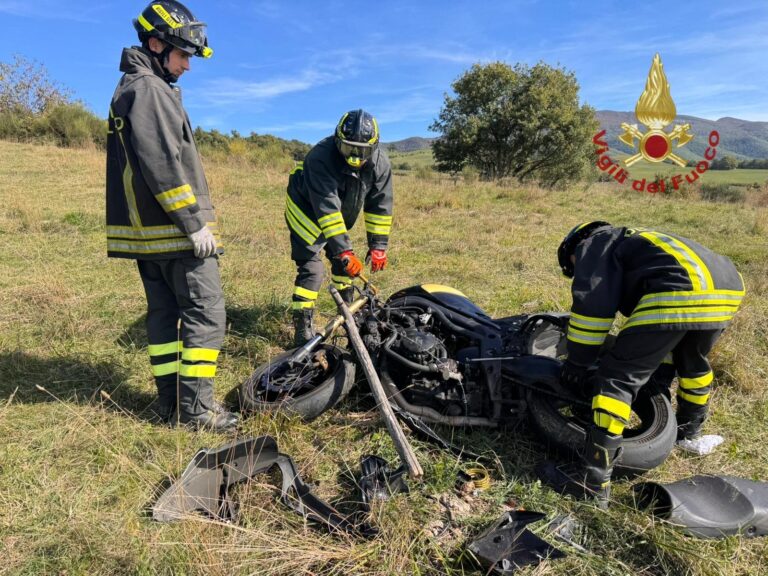 Due incidenti in moto e un incendio in fabbrica: giornata di interventi per i soccorsi nel Valdarno e in provincia di Arezzo
