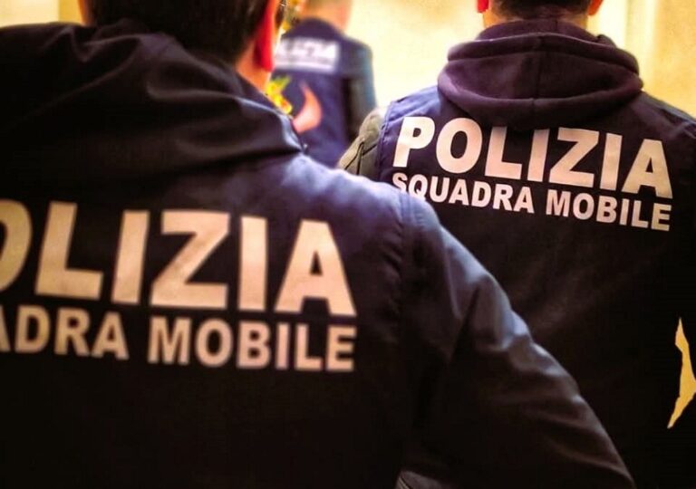 Arezzo, Saione. Pusher con la bocca piena di droga: arrestato dalla Squadra Mobile in pieno giorno