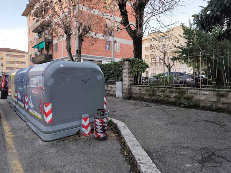 Bombola misteriosa in via Umbria: ad Arezzo arriva la “mina anti-scemo” (ma lo scemo vince sempre)