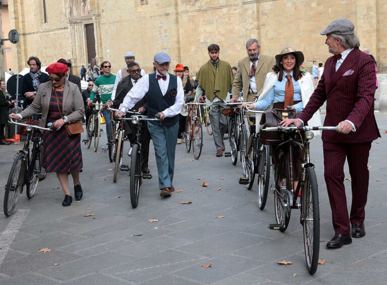 “Ritorno al Fascino” – Dandy e Lady Dandy nelle immagini di Felice Rogialli