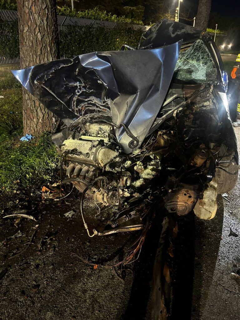 Schianto sulla S.S.73: muore un 22enne nonostante i soccorsi