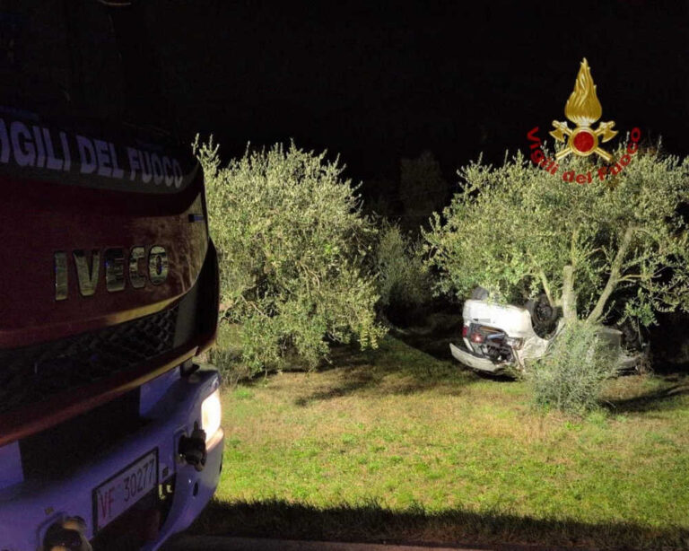 Due incidenti nella notte a Civitella e Cortona: feriti un 19enne e una 54enne