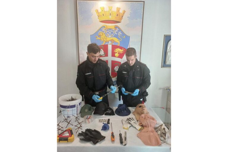 Monterchi, auto rubata e fuga a piedi: fermati due sospetti rapinatori