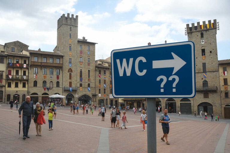 Arezzo, città d’arte… ma senza un cesso!
