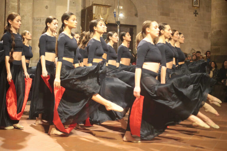 Arezzo, Musica Bandiere e Voci in Pieve 2025: la fotogallery