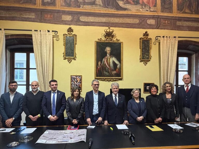 Il 2025 del Comune di Arezzo – Conferenza stampa di fine anno: “siamo ovunque, specialmente nei comunicati”