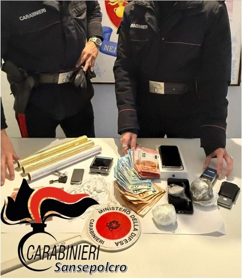 Sansepolcro, 43enne arrestato dai Carabinieri: in casa trovati 200 grammi di cocaina pronti allo spaccio